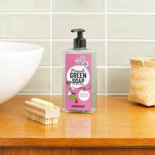 Marcel's Green Soap Handzeep Patchouli & Cranberry sfeerfoto