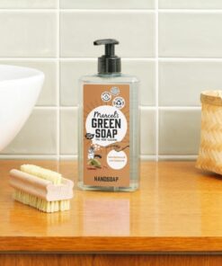 Marcel's Green Soap Handzeep Sandelhout & Kardemom sfeerfoto
