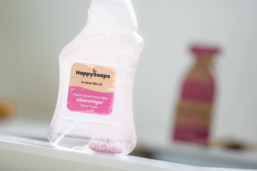 HappySoaps Cleaning Tabs allesreiniger tablet in water