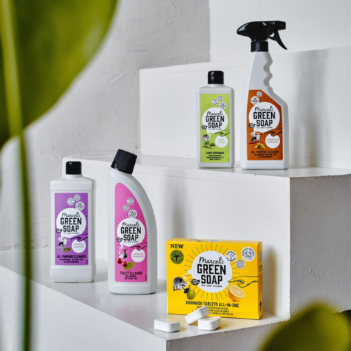 Marcel's Green Soap allesreiniger Spray Sandelhout & Kardemom sfeerfoto assortiment