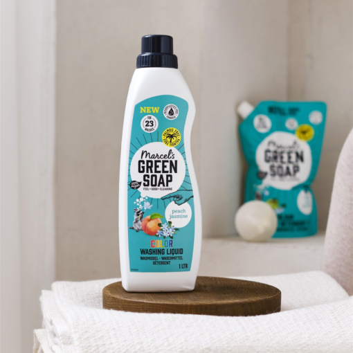Marcel's Green Soap wasmiddel Perzik & Jasmijn sfeerfoto met navulzak