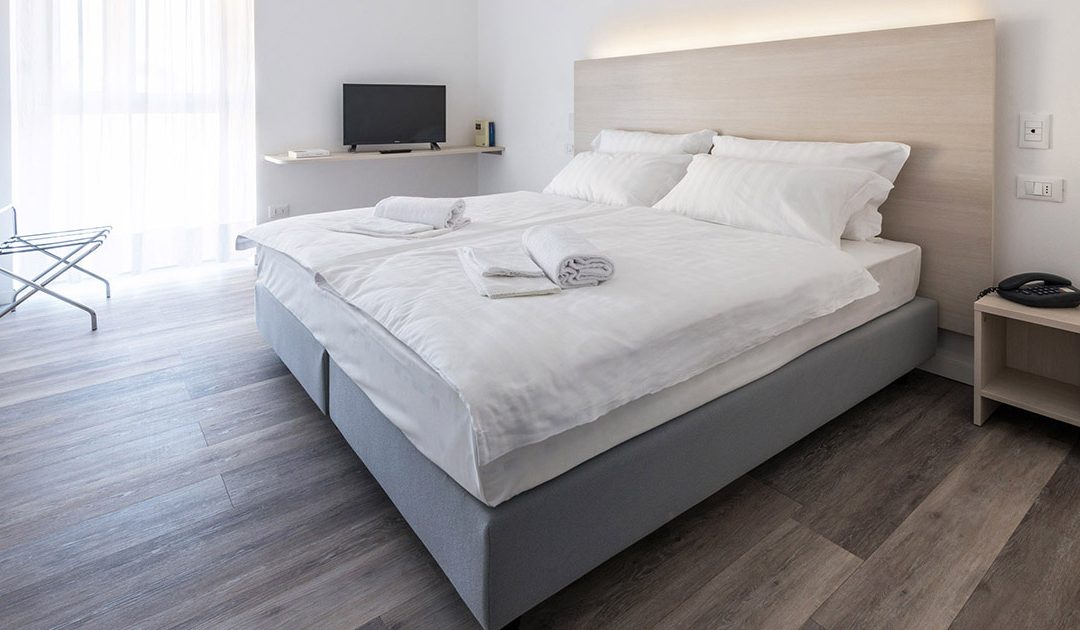 Hotels in Luino