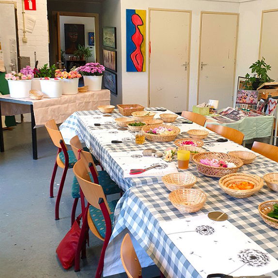 Shakti Bloemenmala Tonny Bol Bosatelier Intuïtief Traject Nijmegen bloemenworkshop creatieve cursus bloemen Intensive mindful heartful meditatief