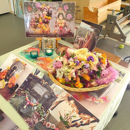 Shakti Bloemenmala Tonny Bol bloemenworkshop creatieve bloemen mala's altaar offeren bloemen regio Nijmegen