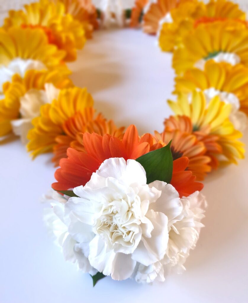 Shakti Bloemenmala Tonny Bol Anjer techniek bloemen rijgen cursus geel oranje witte bloemen