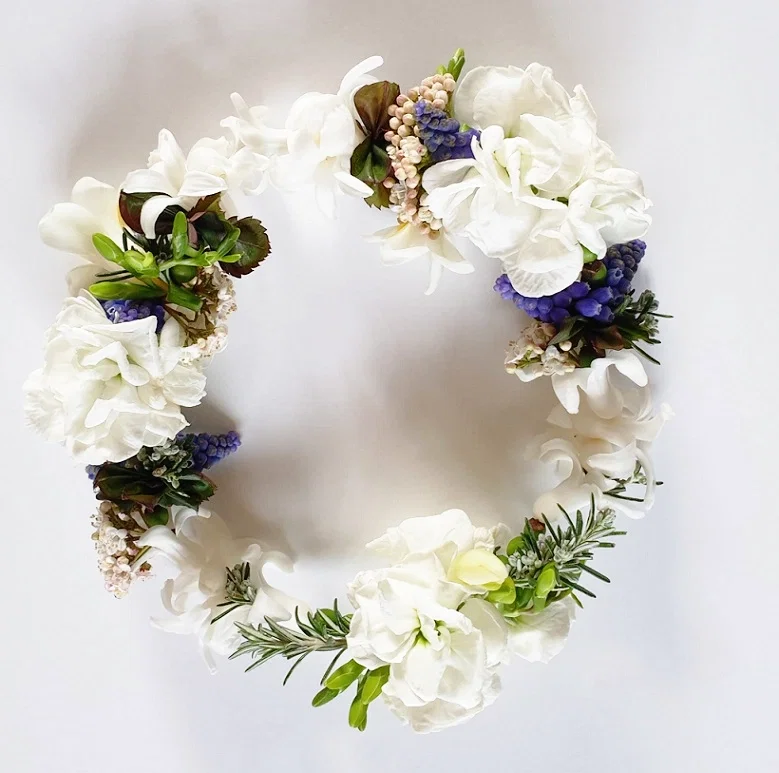 Shakti Bloemenmala Tonny Bol bruidsbloemen haaraccessoires haarversiering huwelijkskrans haarband haarsieraad Shakti Summer Day