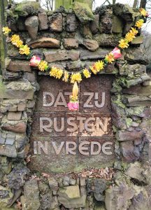 Shakti bloemenmala's Tonny Bol gele maha mala