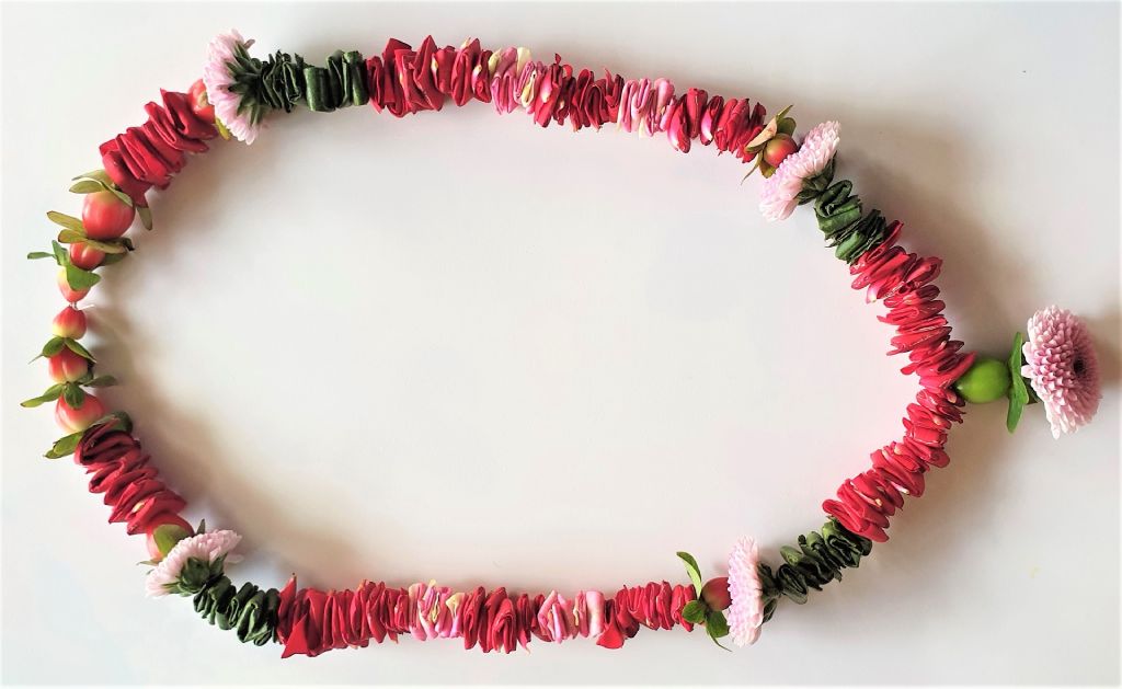Shakti bloemenmala's Tonny Bol kleine blaadjes techniek, rose, rood