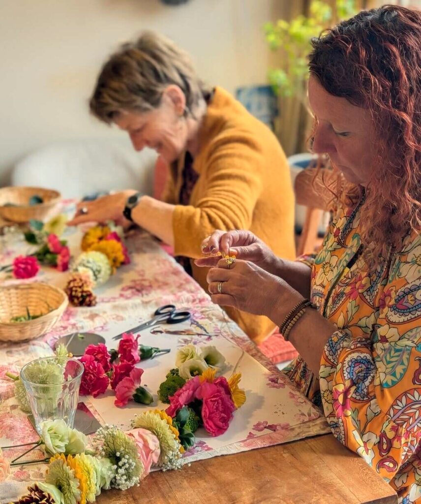 Shakti Bloemenmala Tonny Bol bloemenmala ervaringen cursisten verse fleurige bloemen rijgen speciale technieken workshops Nijmegen