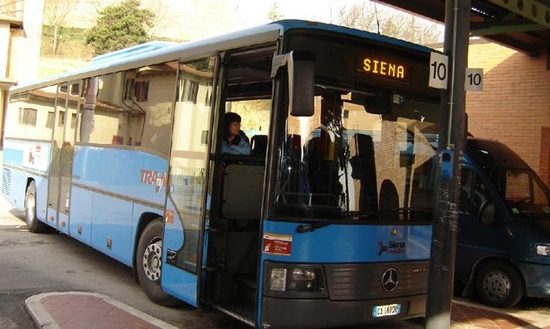Per bus door Toscane